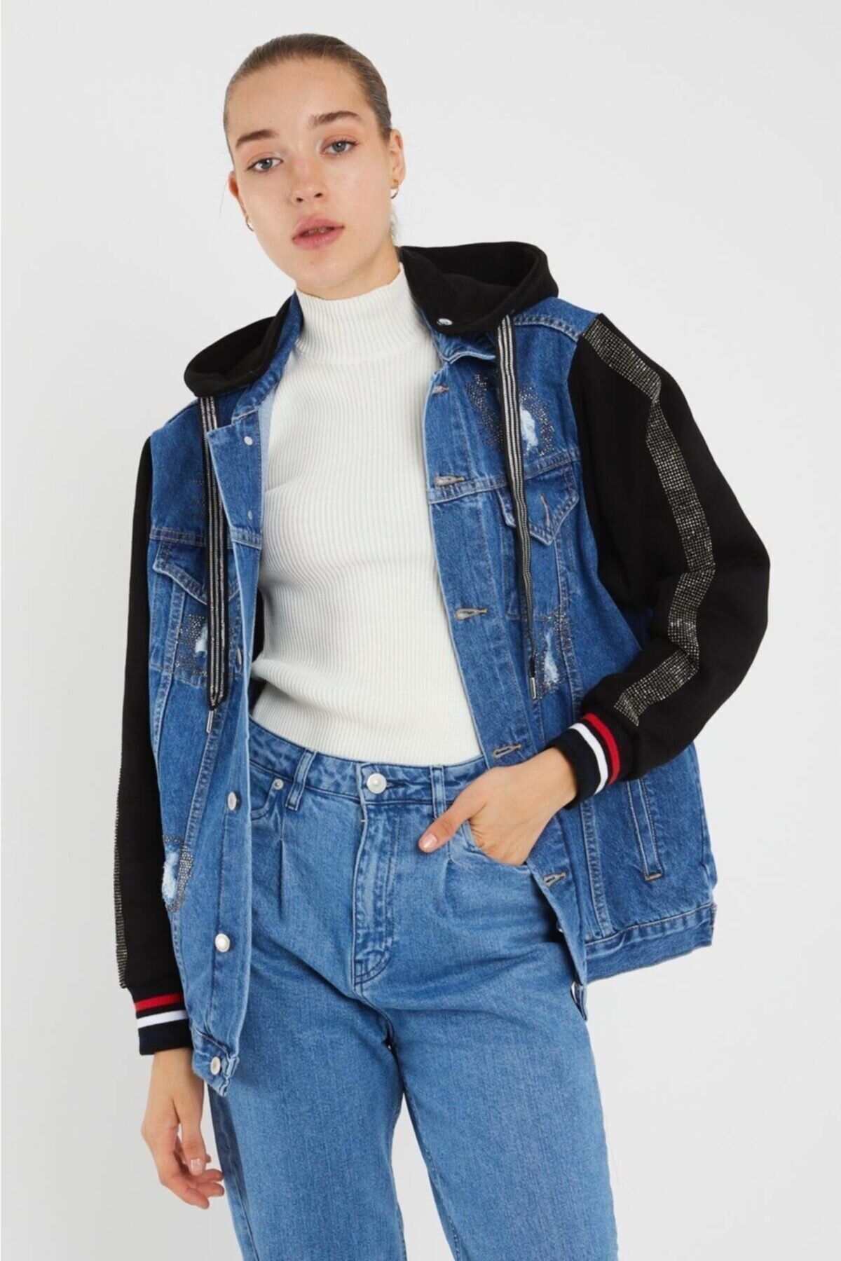Denim Ve 3 Iplik Garnili Taş Işlemli Kapşonlu Kadın Kot Ceket