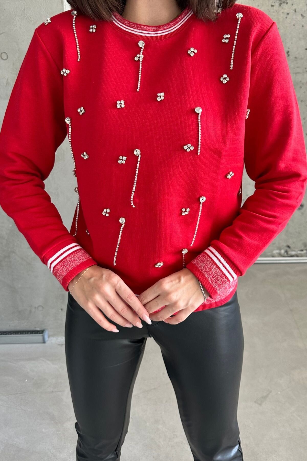 Kadın Bisiklet Yaka Minimalist Taşlı Relax Fit Kırmızı Sweat