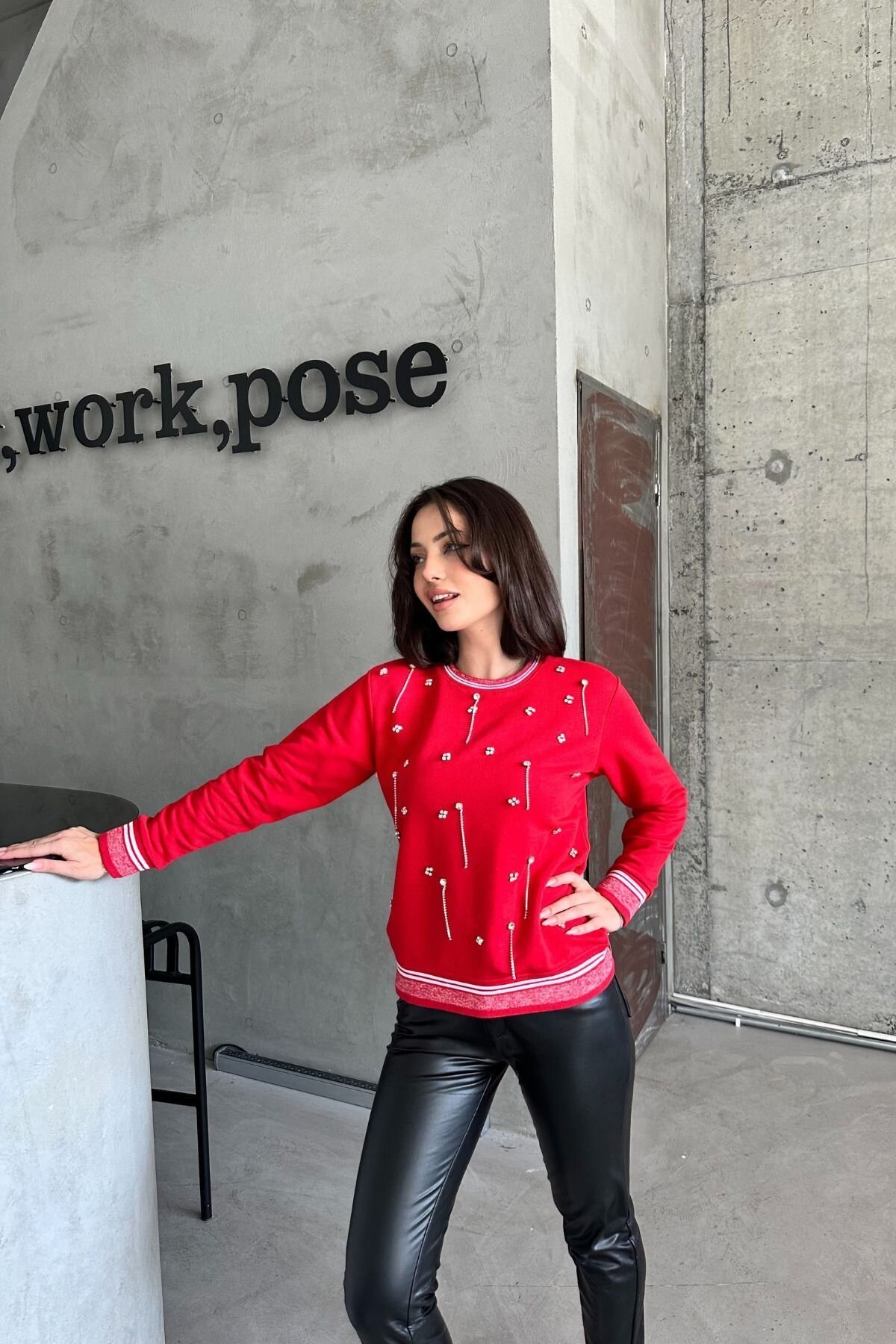 Kadın Bisiklet Yaka Minimalist Taşlı Relax Fit Kırmızı Sweat