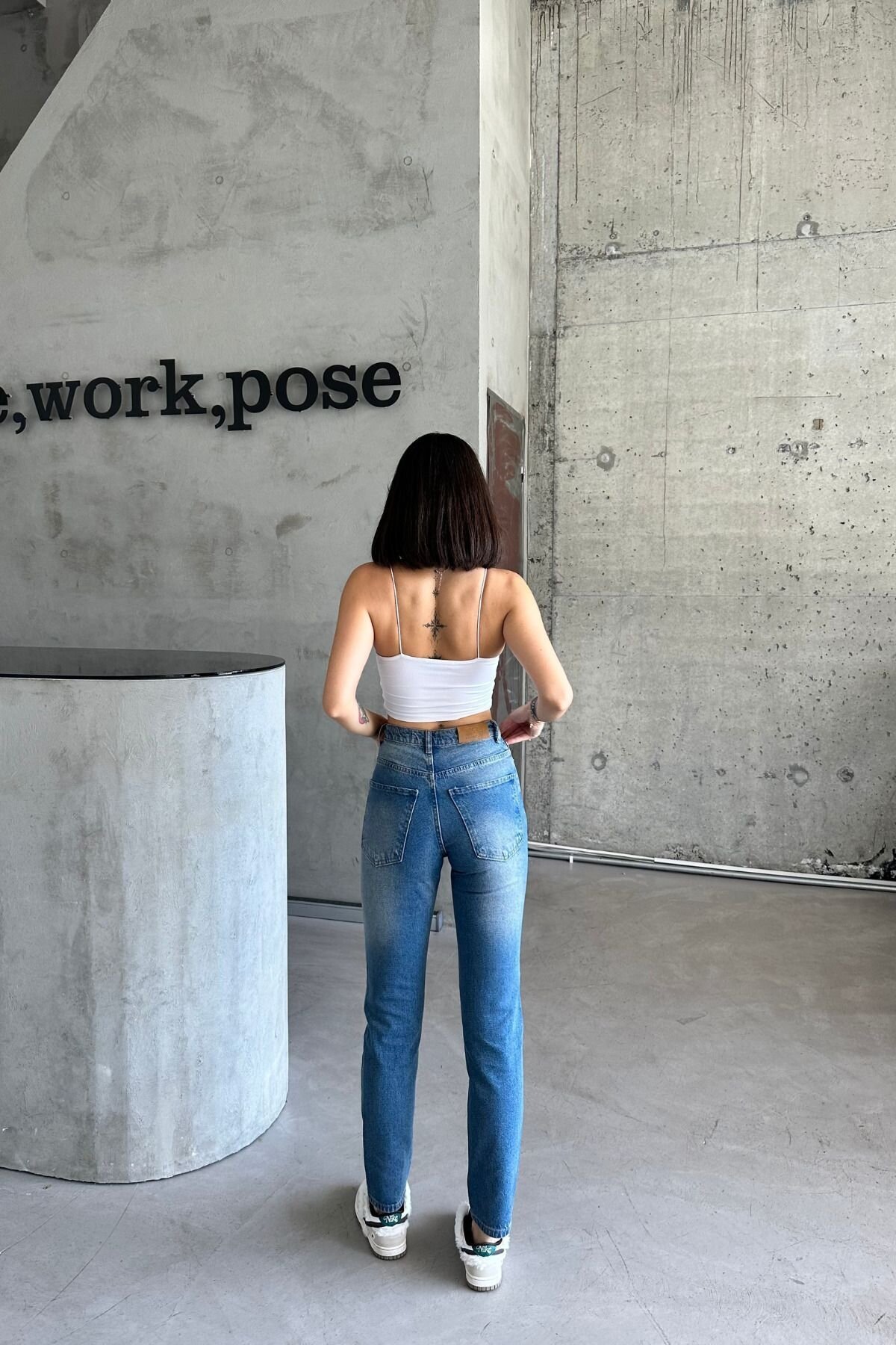 Kadın JeansVibe Mom Fit Yüksek Bel Dar Paça Açık Mavi Kot Pantolon