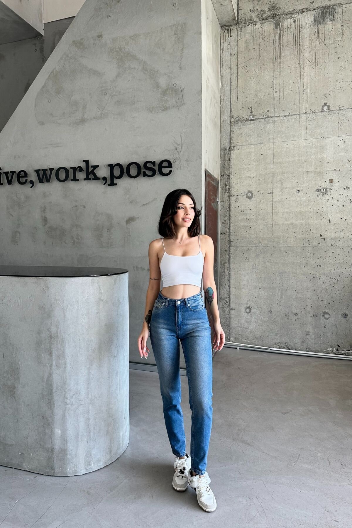 Kadın JeansVibe Mom Fit Yüksek Bel Dar Paça Açık Mavi Kot Pantolon