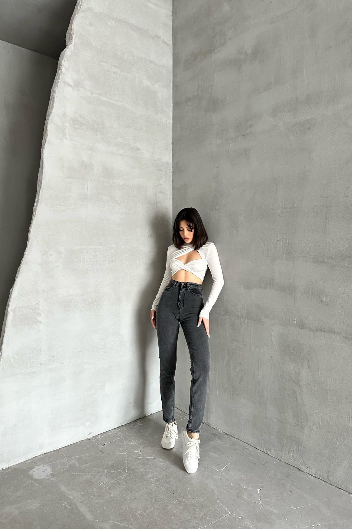 Kadın JeansVibe Mom Fit Yüksek Bel Dar Paça Antrasit Kot Pantolon
