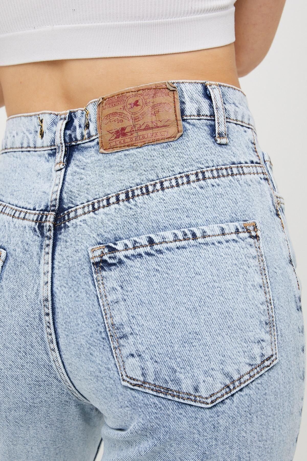 Kadın Jeansvibe Mom Fit Yüksek Bel Dar Paça Buz Mavi Kot Pantolon