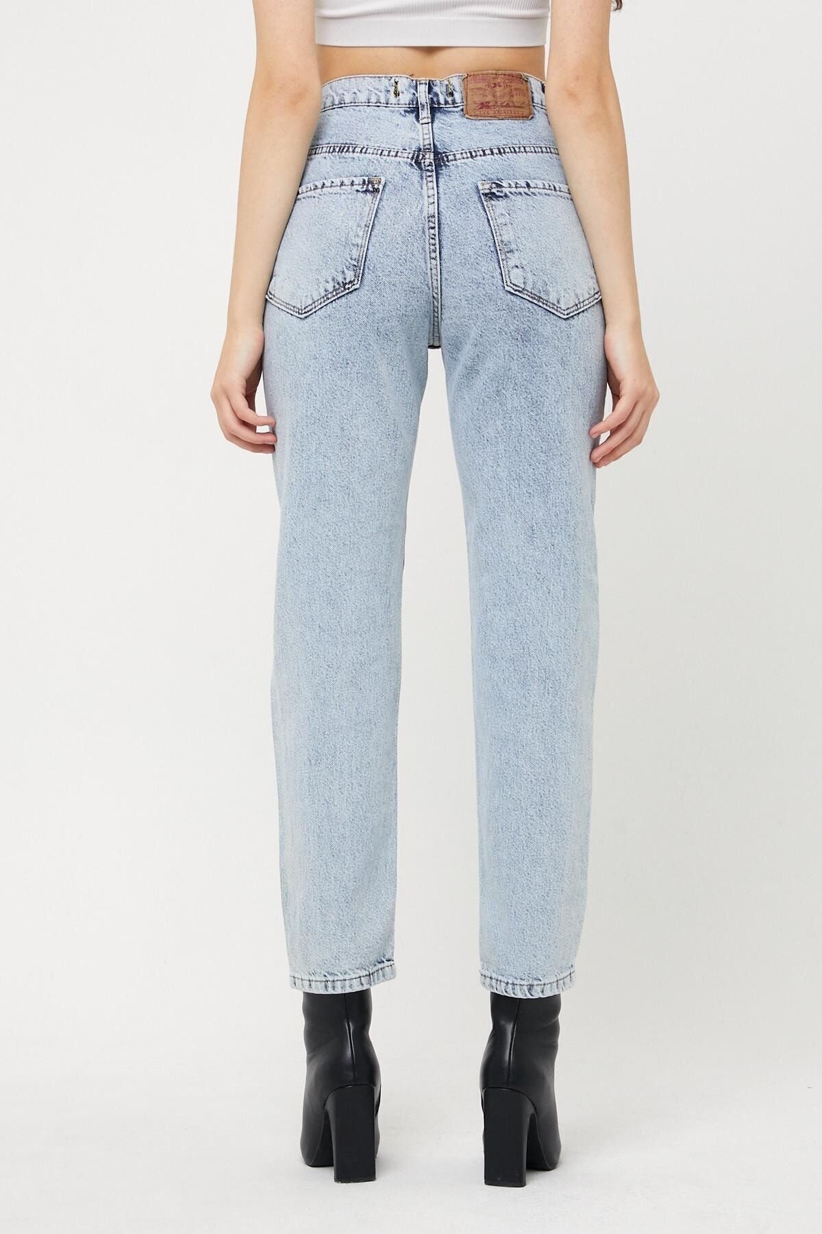 Kadın Jeansvibe Mom Fit Yüksek Bel Dar Paça Buz Mavi Kot Pantolon