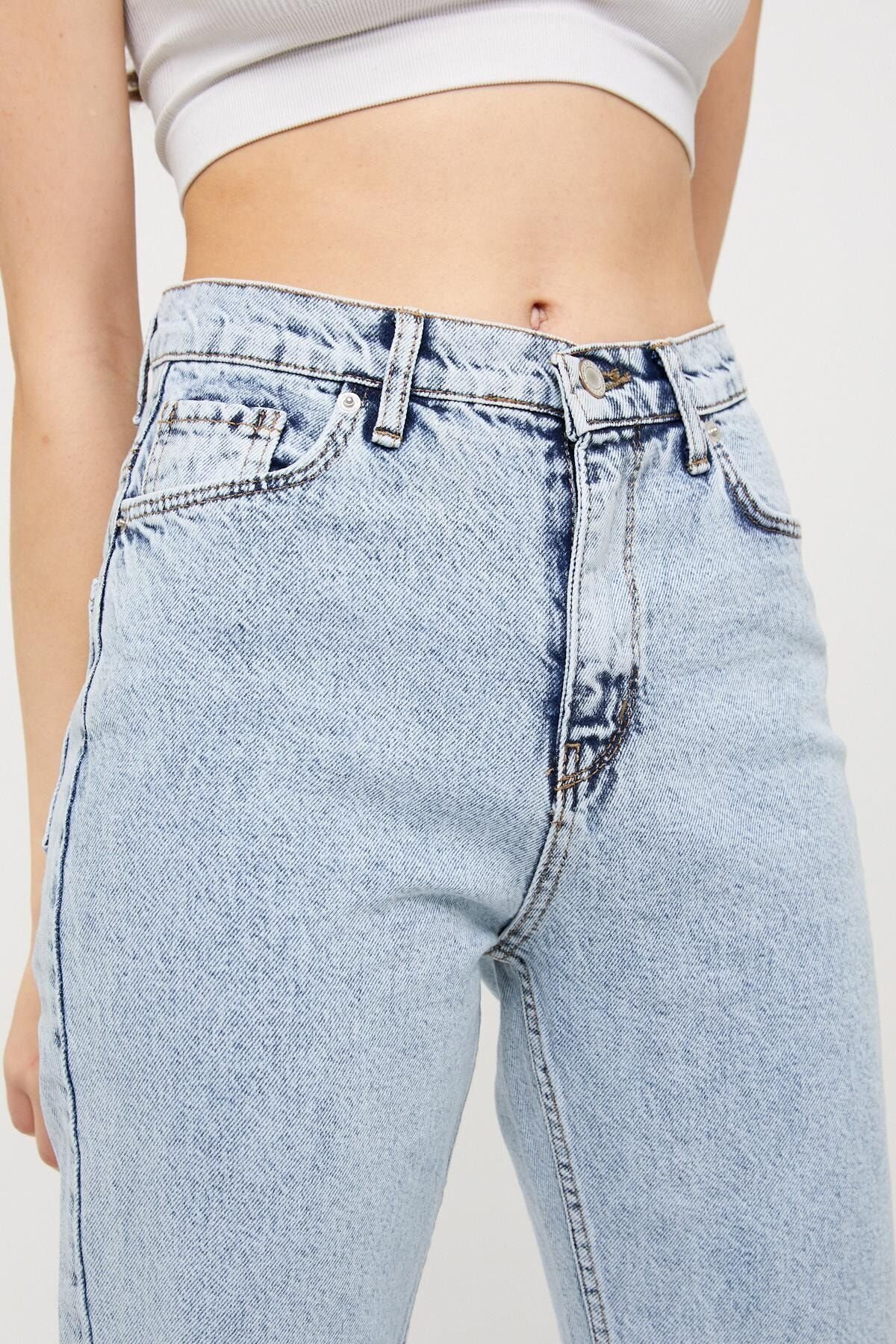 Kadın Jeansvibe Mom Fit Yüksek Bel Dar Paça Buz Mavi Kot Pantolon