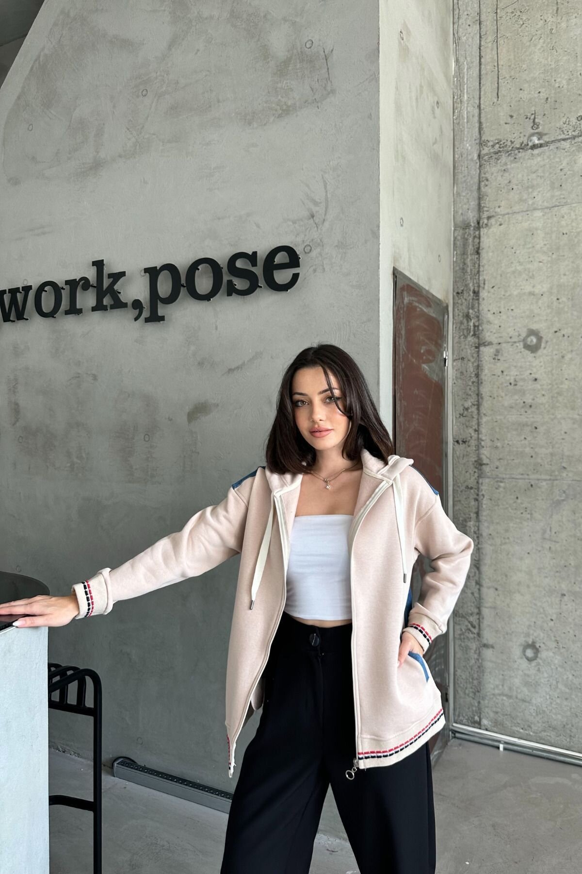 Kadın Kapşonlu Fermuarlı Kot Garnili Relax Fit Krem Cepli Sweatshirt