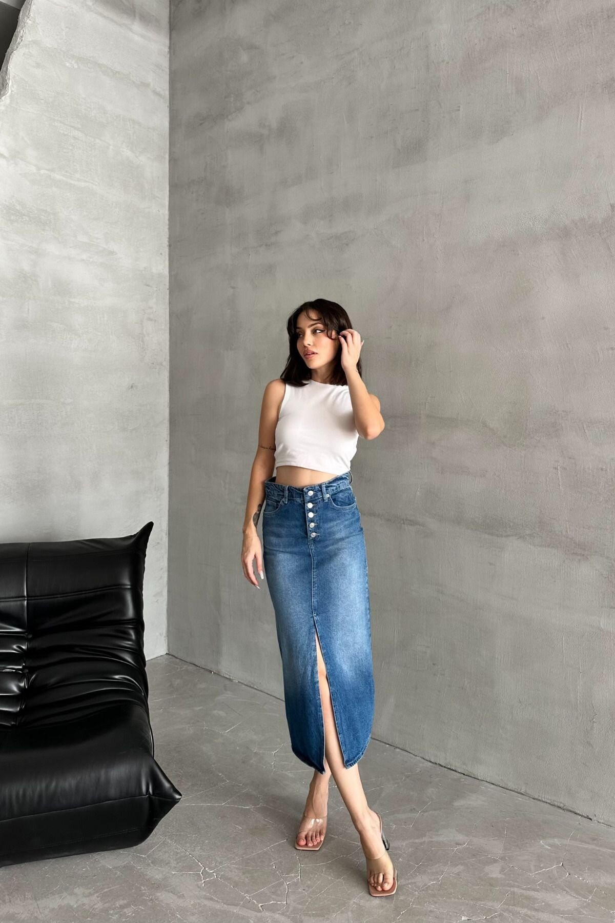 Kadın Pamuklu JeansVibe Düğme Detaylı Uzun Açık Mavi Kot Etek
