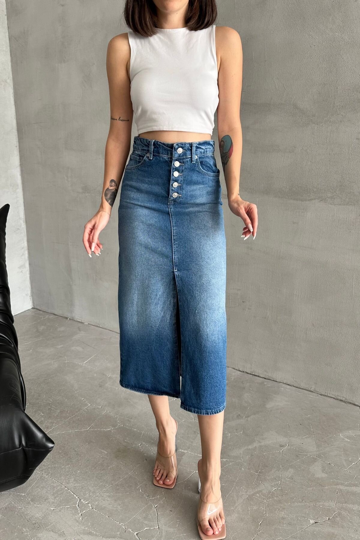 Kadın Pamuklu JeansVibe Düğme Detaylı Uzun Açık Mavi Kot Etek