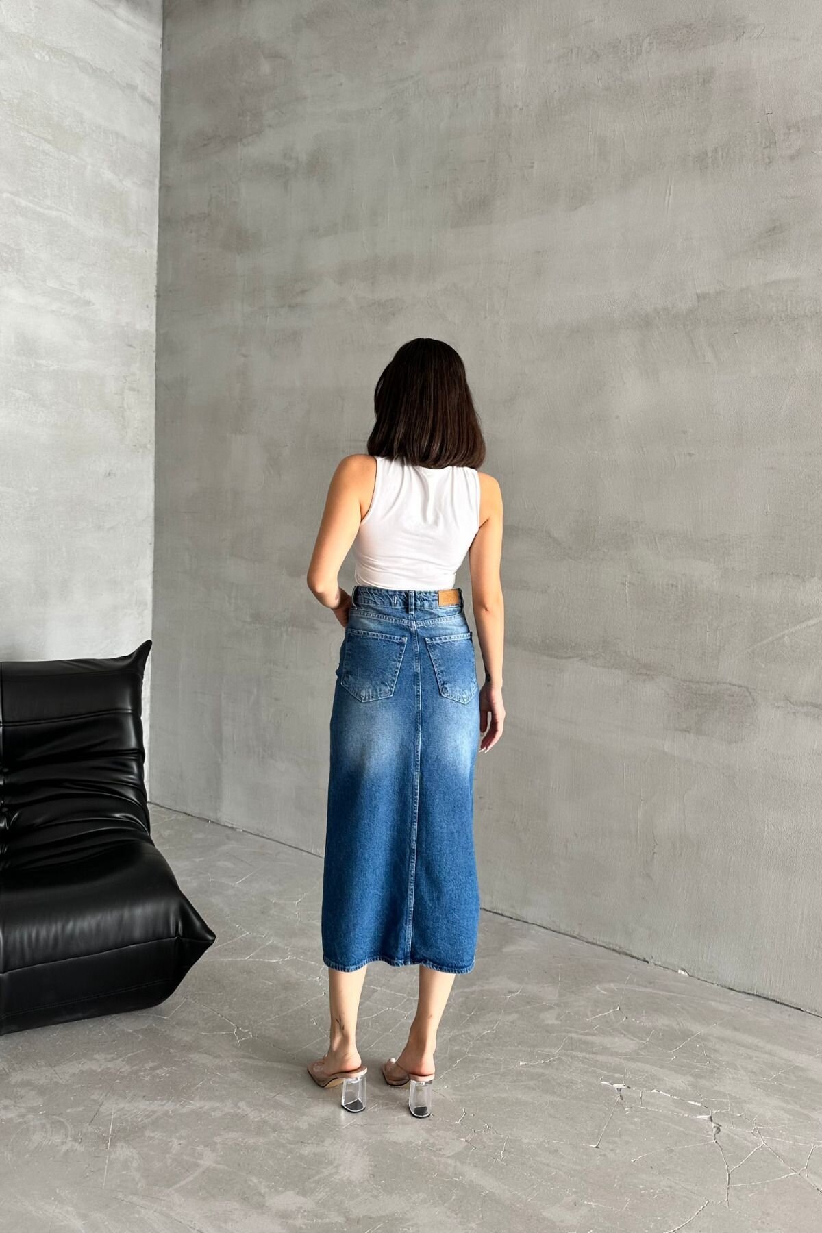Kadın Pamuklu JeansVibe Düğme Detaylı Uzun Açık Mavi Kot Etek