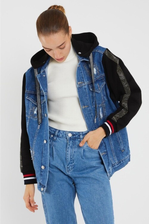 Denim Ve 3 Iplik Garnili Taş Işlemli Kapşonlu Kadın Kot Ceket